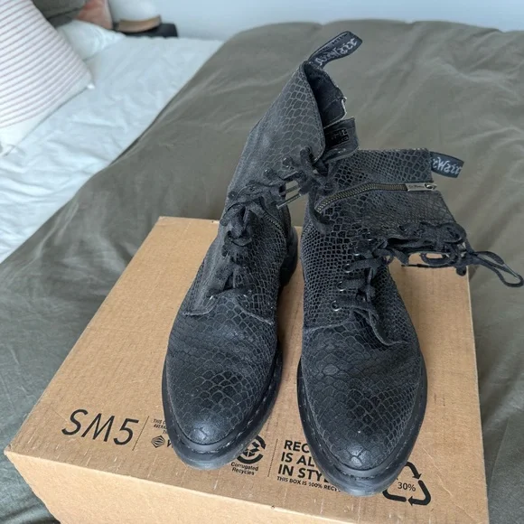Dr. Martens Black ALIX Lace-Up Combat Ankle Boots w/ Croc Embossed Leather 8 - Picture 2 of 4